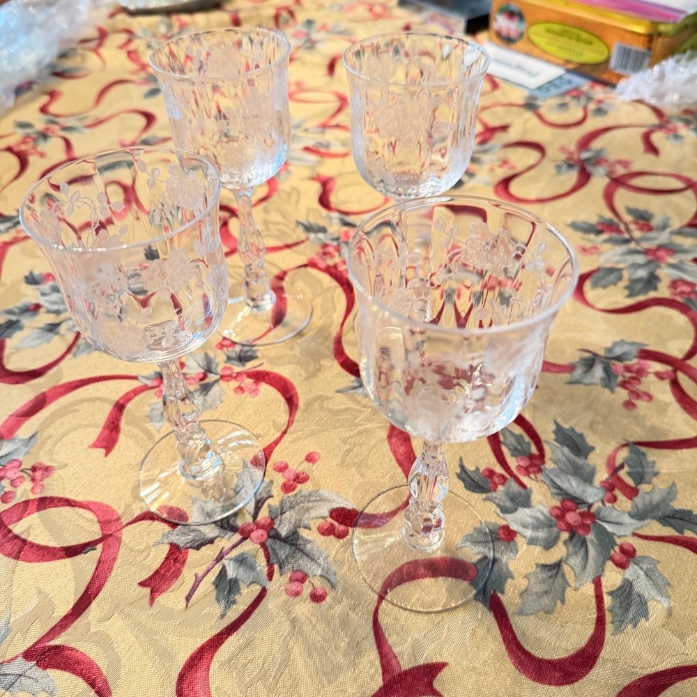 FostoriaVintage Crystal Etched Champagne Glasses  Set 4 Floral Design 6"